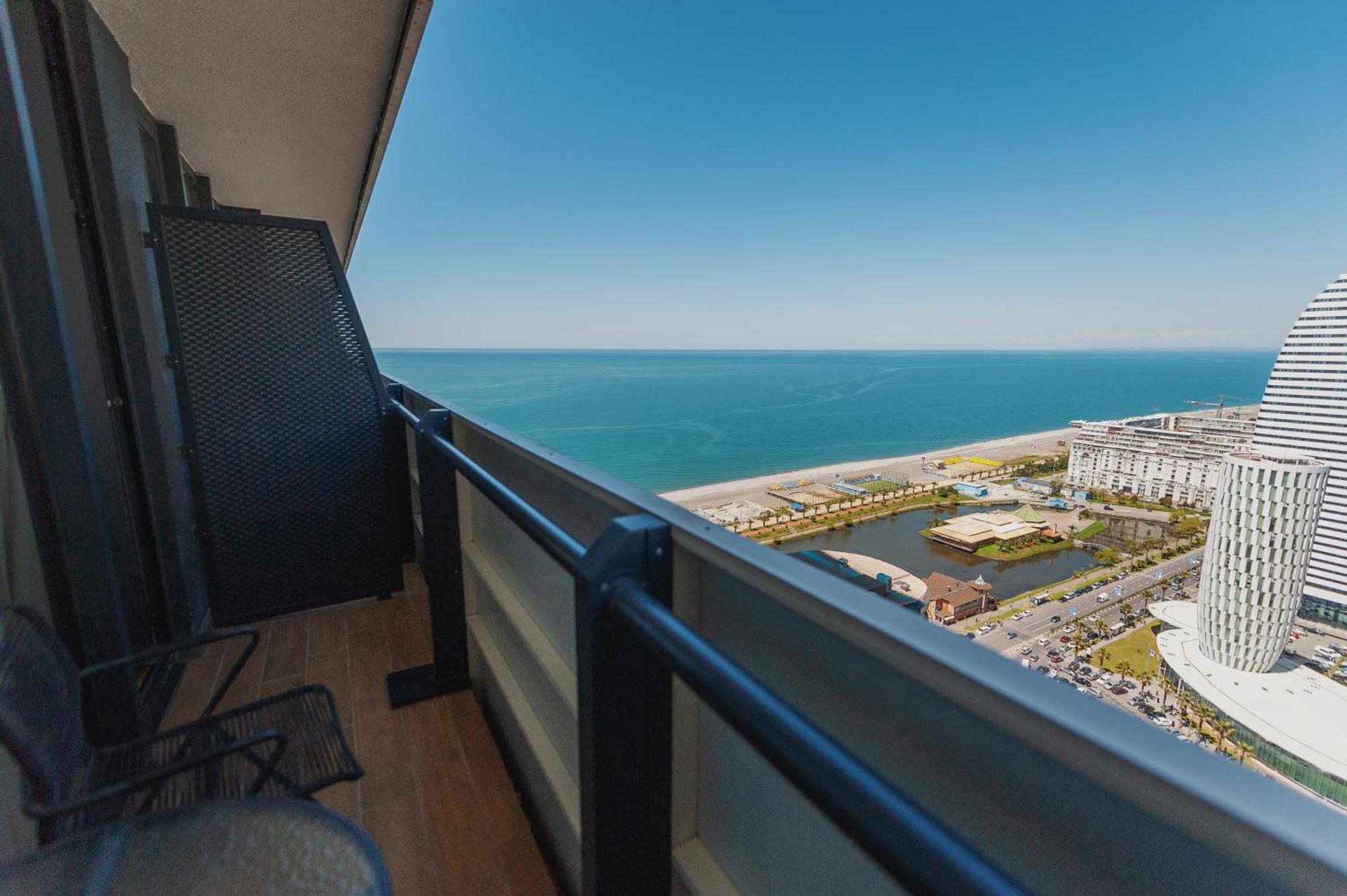 Orbi City Luxury Towers Aparthotel Batumi Exterior foto