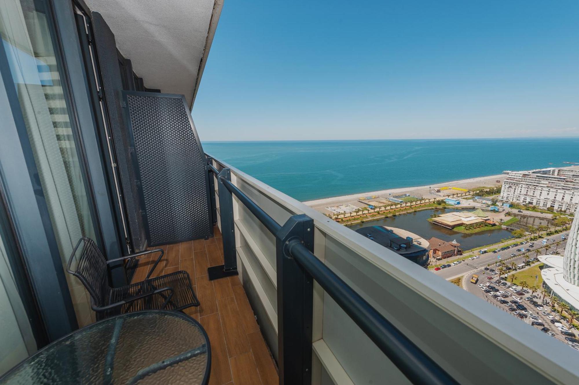 Orbi City Luxury Towers Aparthotel Batumi Exterior foto